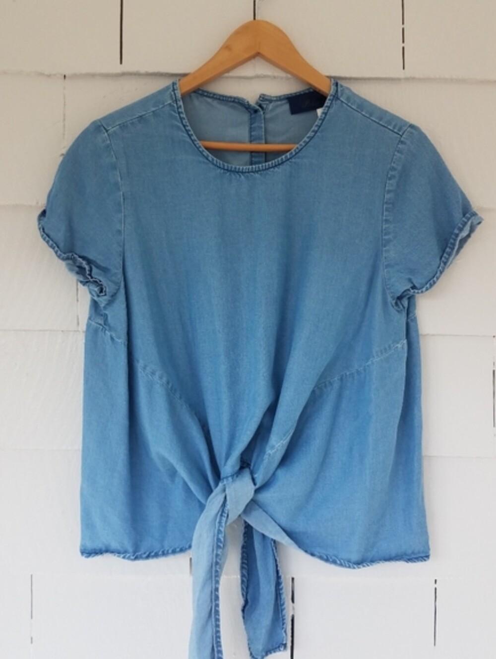 Francesca's Blue Chambray Short Sleeve Tie Front Top Size XS
